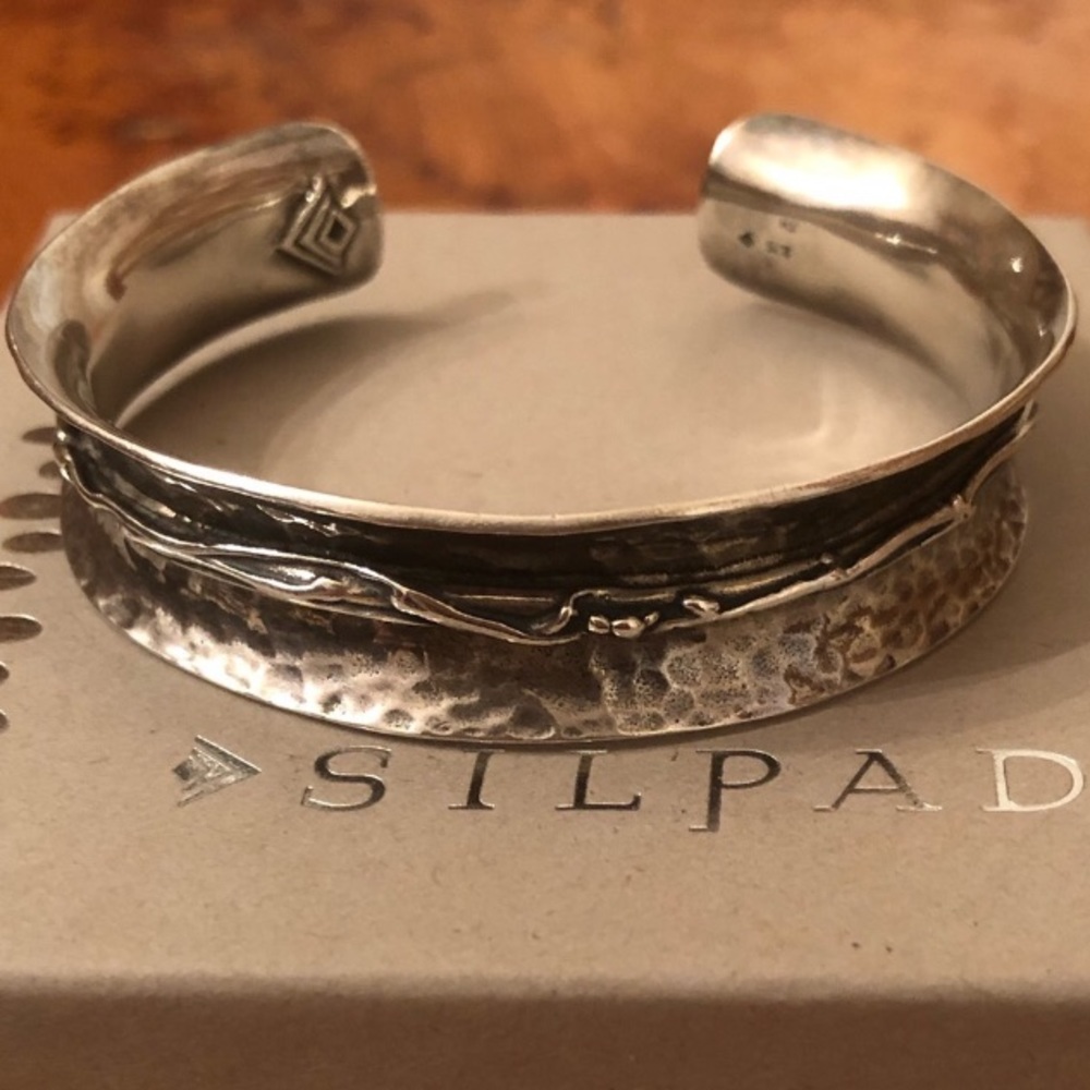 Vintage Silpada Hammered Textured Sterling Silver Cuff Bracelet B1684